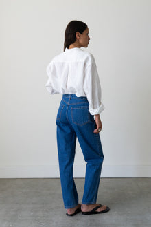 Carrot Jean in Medium Blue Denim