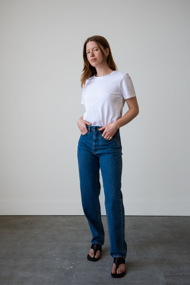 Carrot Jean in Medium Blue Denim