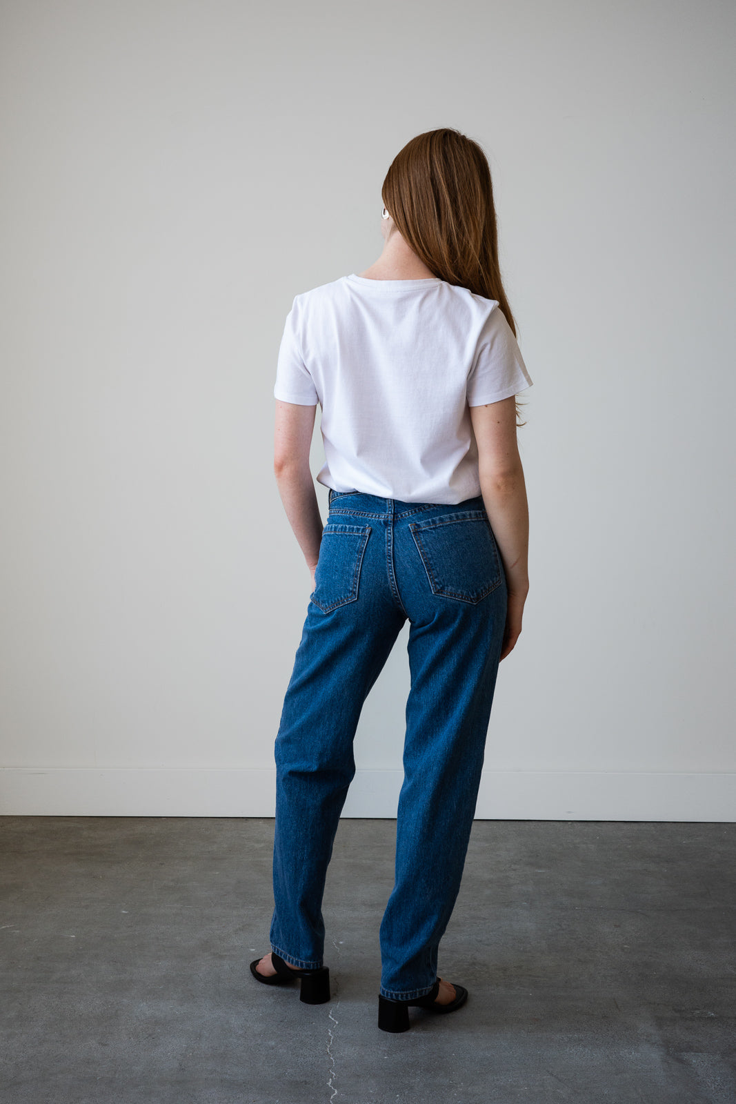 Carrot Jean in Medium Blue Denim